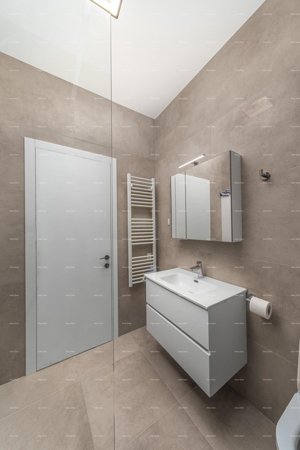 Prodaja - novo zgrajena, moderna in ekskluzivna vila s bazenom, Volme, Pula!