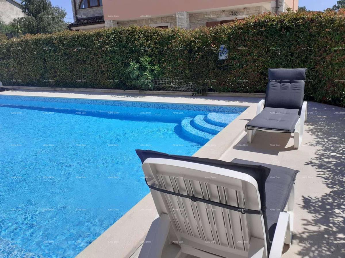 Prekrasna hiša s bazenom v Barbanu: idealna za družino in hišne ljubljenčke