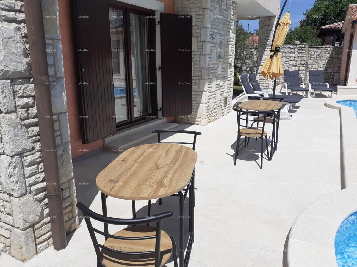 Prekrasna hiša s bazenom v Barbanu: idealna za družino in hišne ljubljenčke