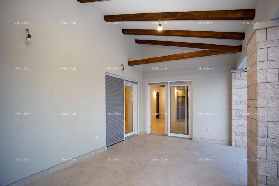 Kanfanar – Moderna prizemnica s bazenom v mirnem okolju