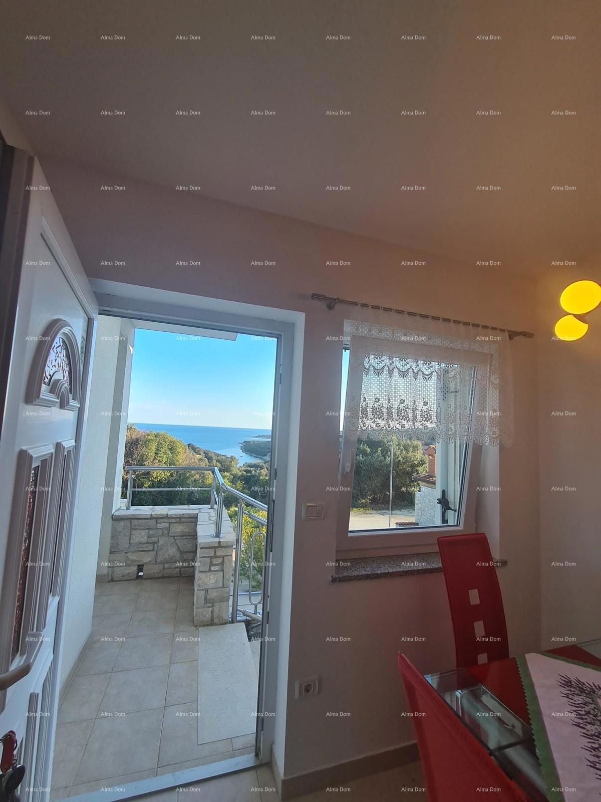 Prodaja šarmantnega stanovanja 60 m², Duga Uvala, pogled na morje