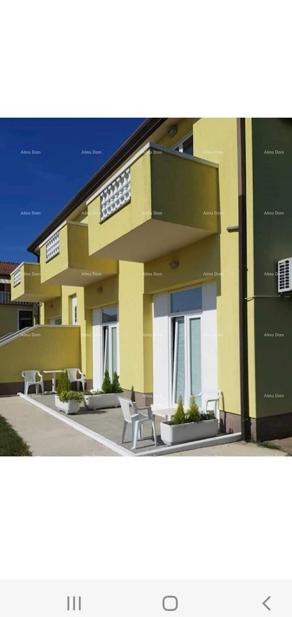 Umag. Lepa hiša s šestimi apartmaji.