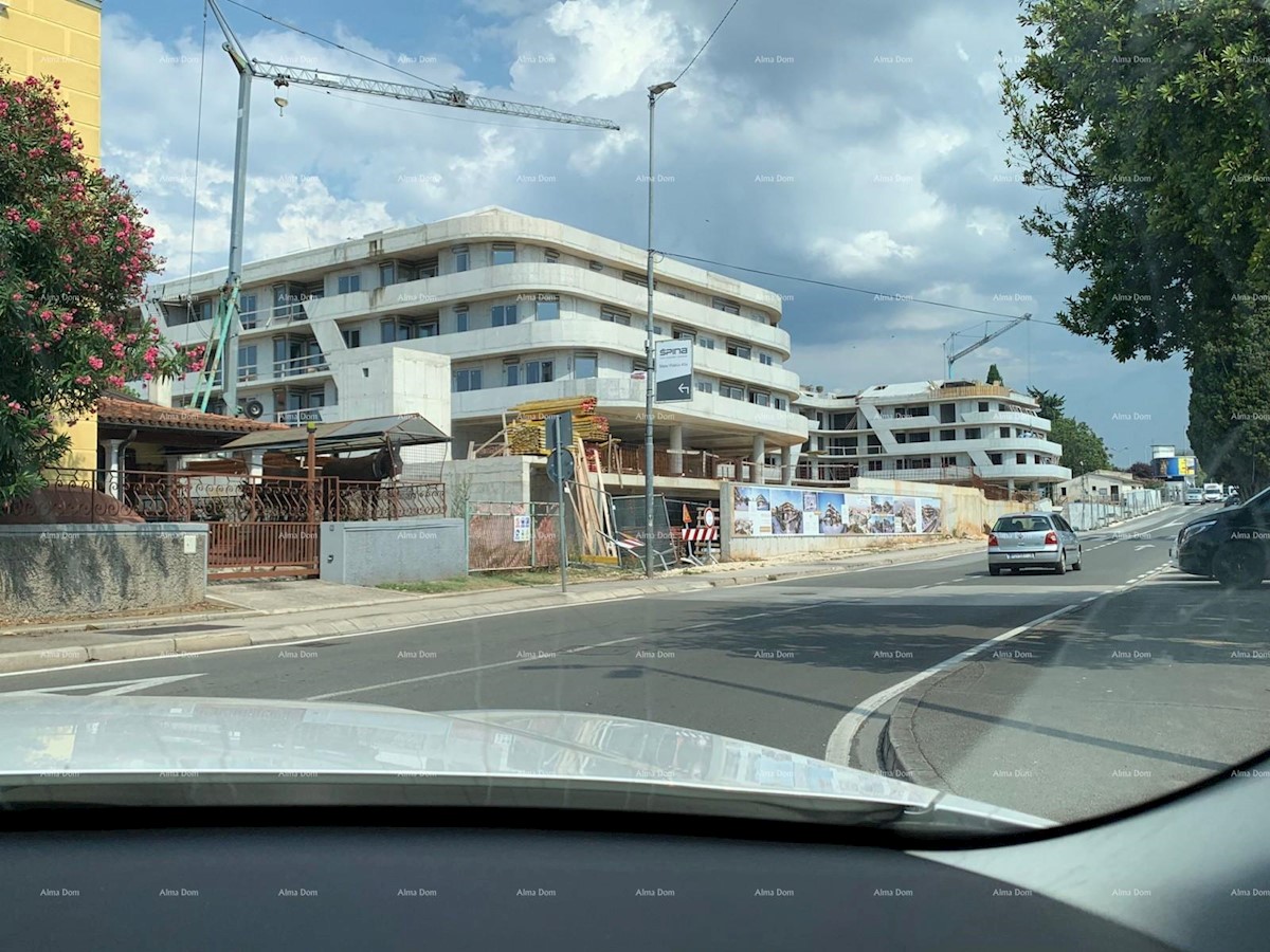 Poreč, stanovanjsko poslovni objekt v gradnji s stanovanji in podzemnimi garažami