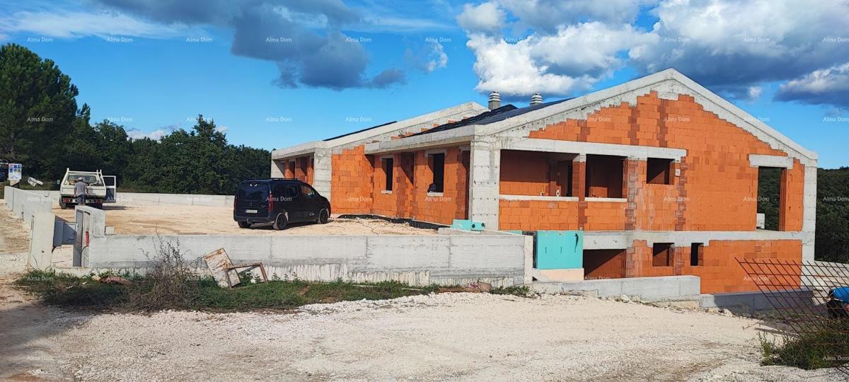 Prodaja duplex hiše v mirnem naselju blizu Vodnjana