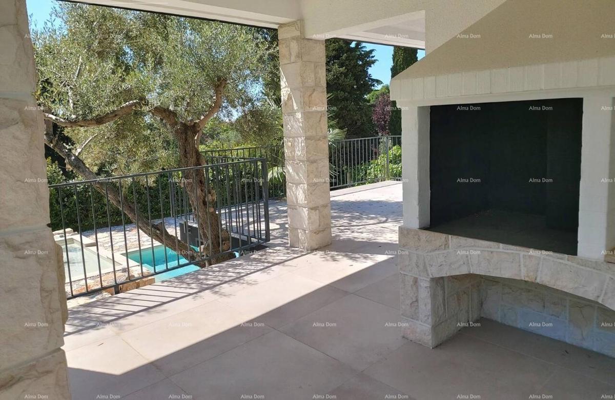 UMAG – Hiša s bazenom in tremi ločenimi apartmaji