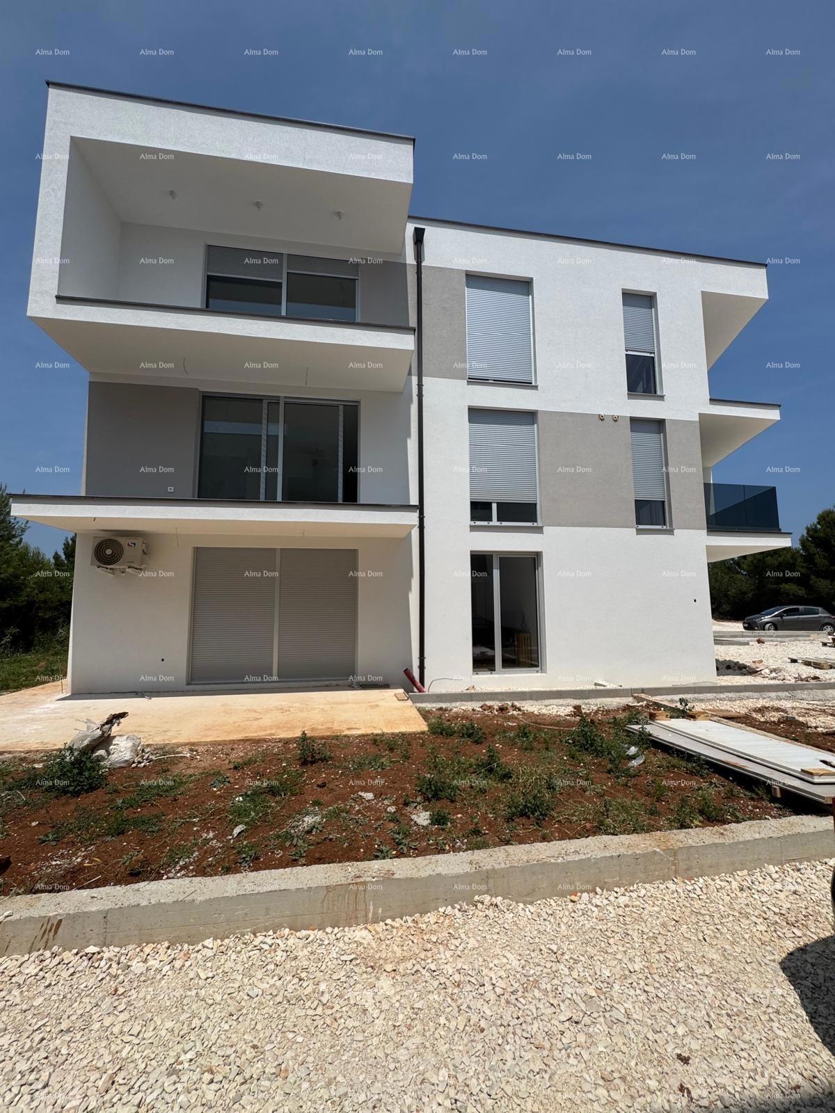 Prodaja luksuznega stanovanja s parkirnim mestom in pogledom na morje, Ližnjan!