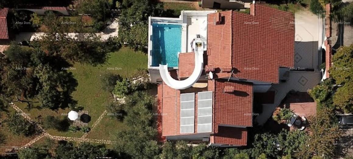 Prodaja večstanovanjske stavbe s 9 zasebnimi apartmaji. Poreč!