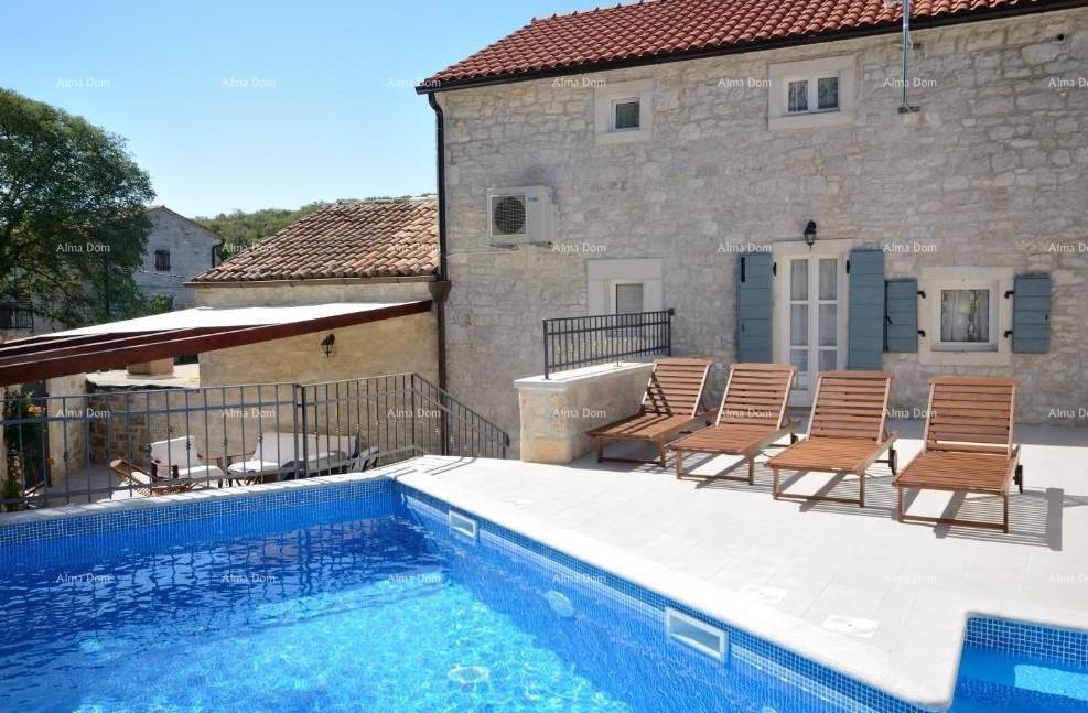 Prodaja autentične kamene kuće s bazenom – okolica Rovinja