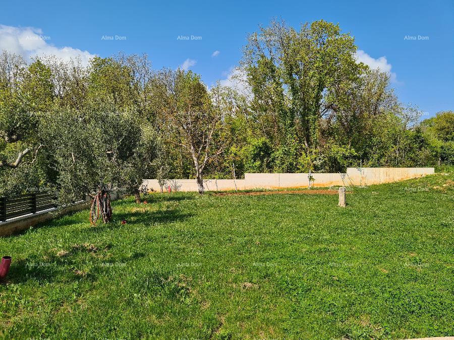 Samostojna, nova hiša z bazenom na veliki parceli, Medulin!
