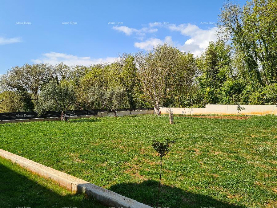 Samostojna, nova hiša z bazenom na veliki parceli, Medulin!