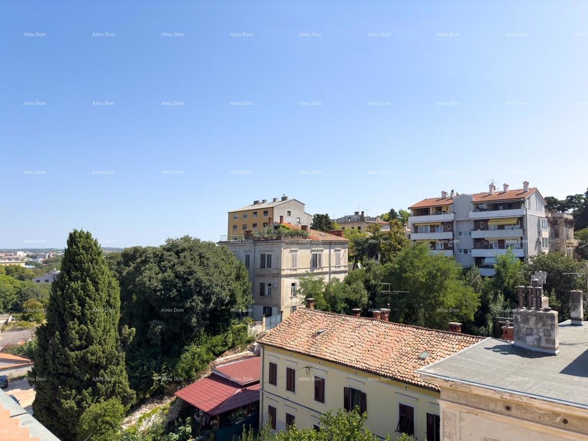 Pula  Veruda.