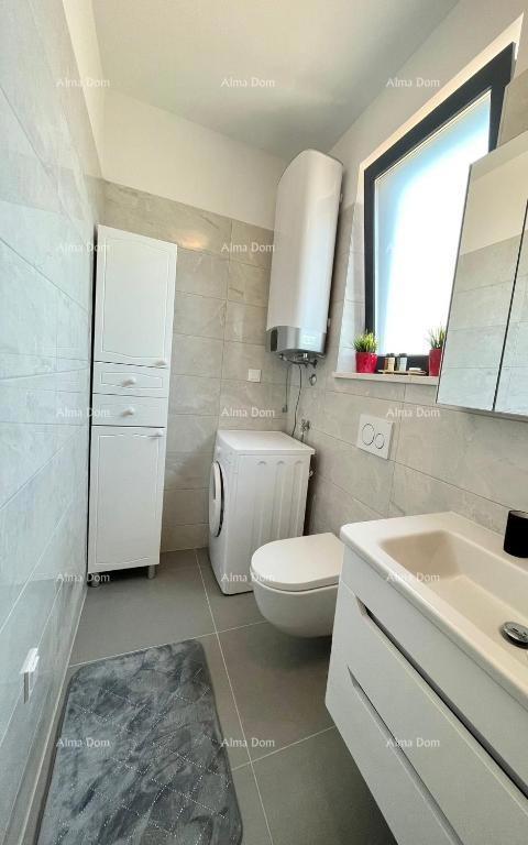 Moderna hiša s bazenom v Medulinu, idealna za družino ali naložbo!