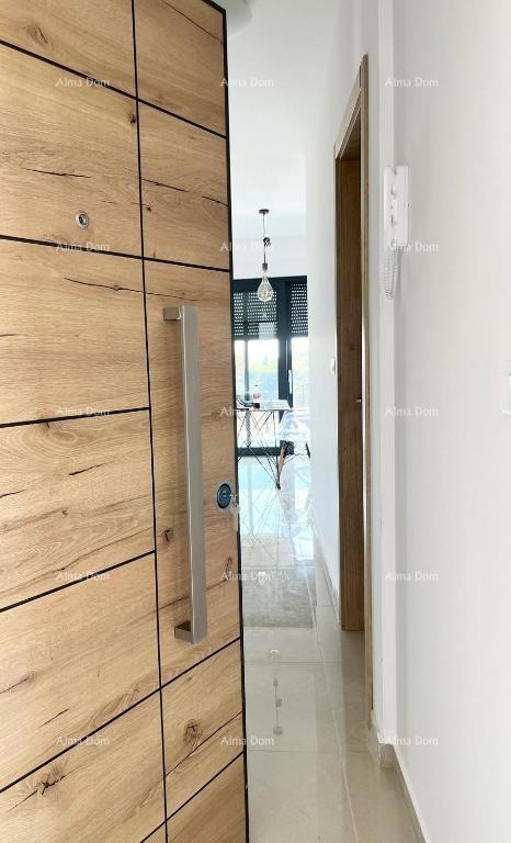 Moderna hiša s bazenom v Medulinu, idealna za družino ali naložbo!