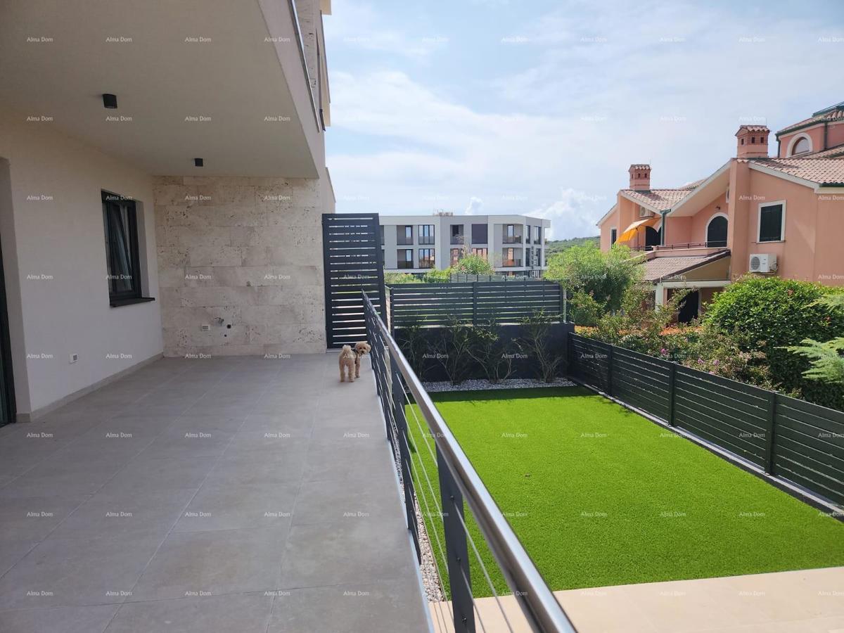 Luksuzni stan v novogradnji s bazenom -- Banjole, Volme!