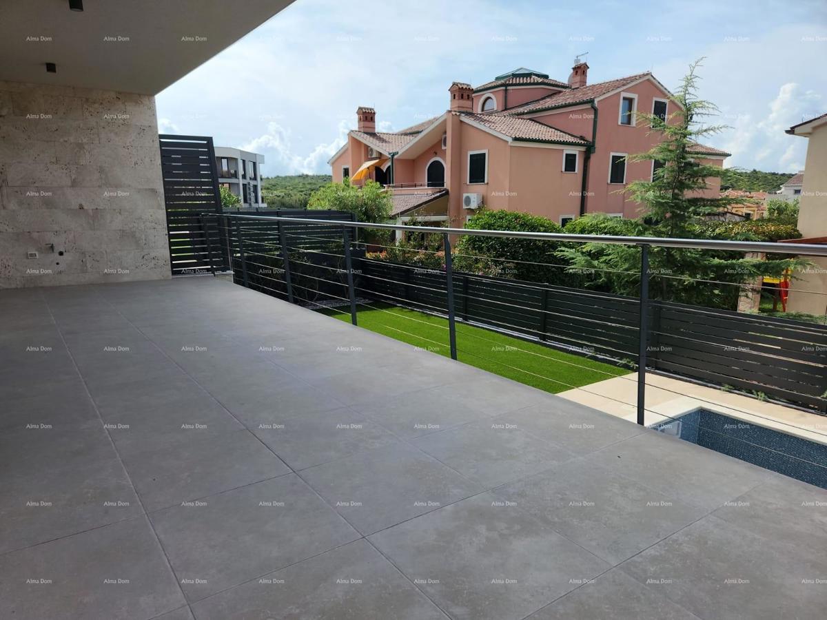 Luksuzni stan v novogradnji s bazenom -- Banjole, Volme!