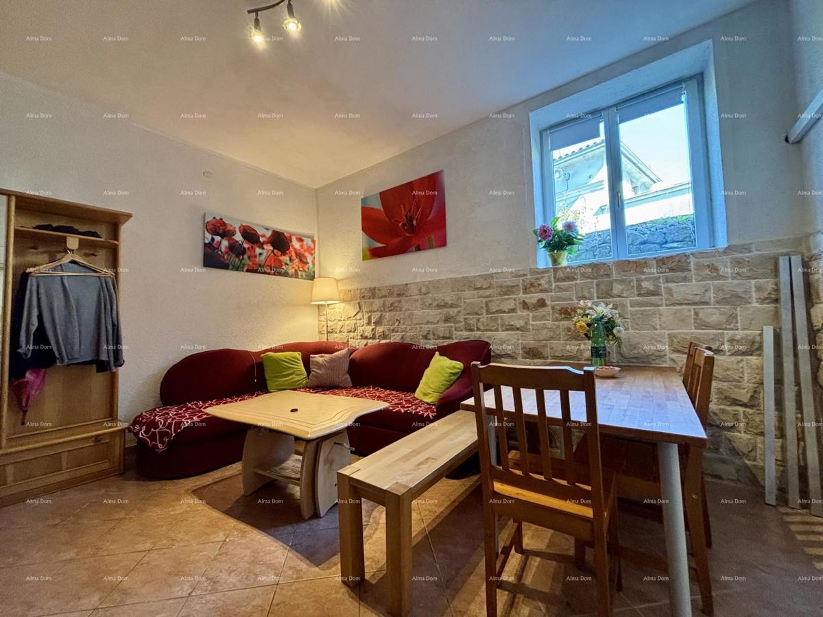 PULA, center – prodaja / stanovanje 55 m² z vrtom in parkirnim mestom