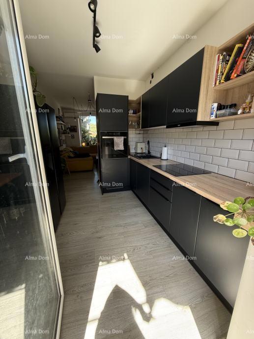 Pula, hiša z dvoriščem in pomožno zgradbo