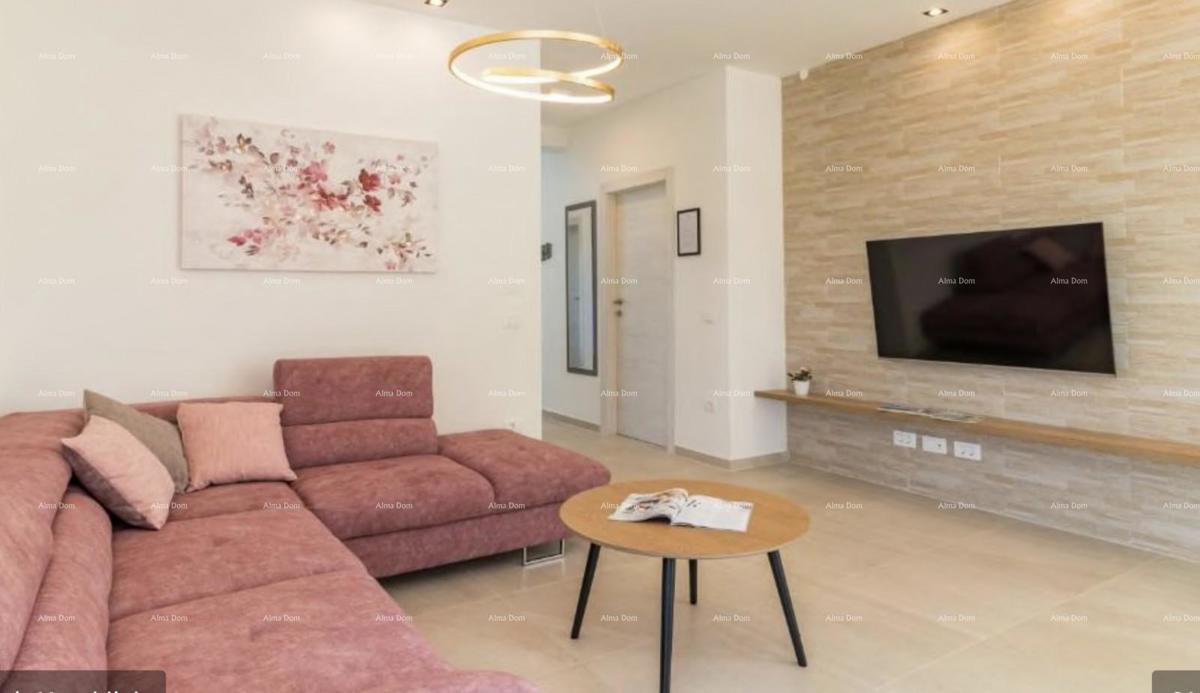 Prodaja čudovite vile s bazenom, jacuzzijem in pogledom na morje, Fažana!