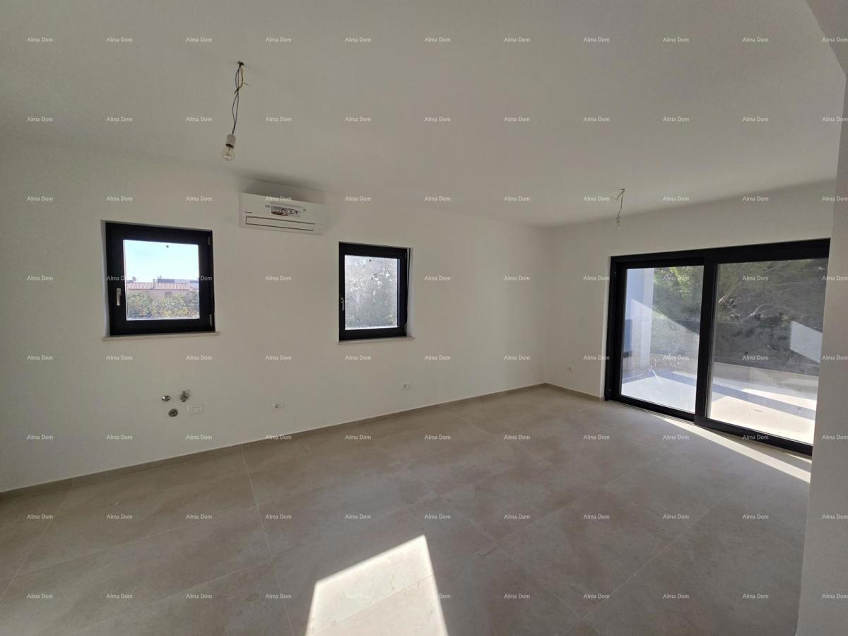 Penthouse v novi stavbi v bližini morja