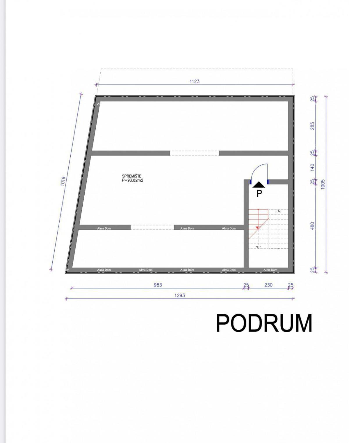 Medulin, Mukalba – Gradbena parcela z začetim gradbeništvom.