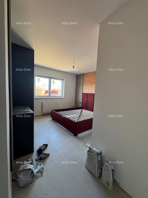 Šišan. Novozgrajena hiša z bazenom