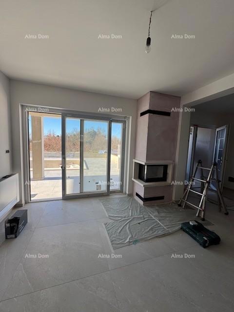 Šišan. Novozgrajena hiša z bazenom