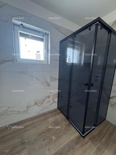 Šišan. Novozgrajena hiša z bazenom