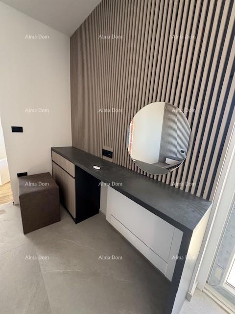 Šišan. Novozgrajena hiša z bazenom