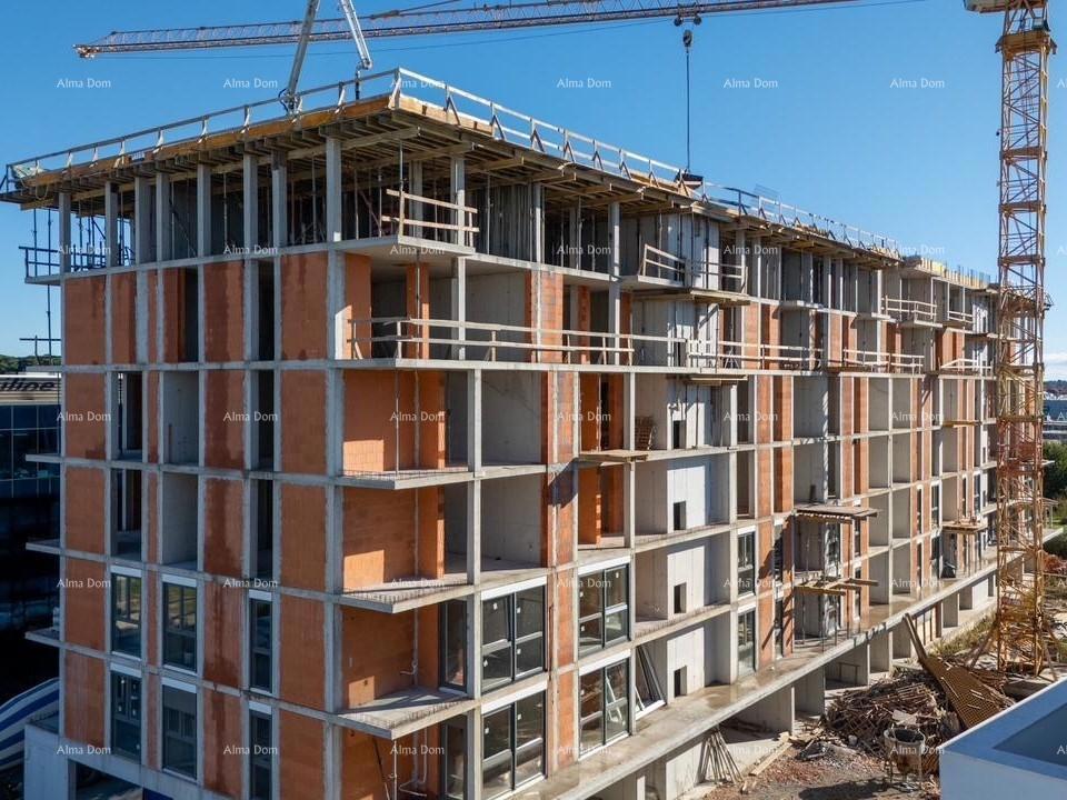 Pula! Večstanovanjska, moderna zgradba z dvigalom, blizu centra. S18