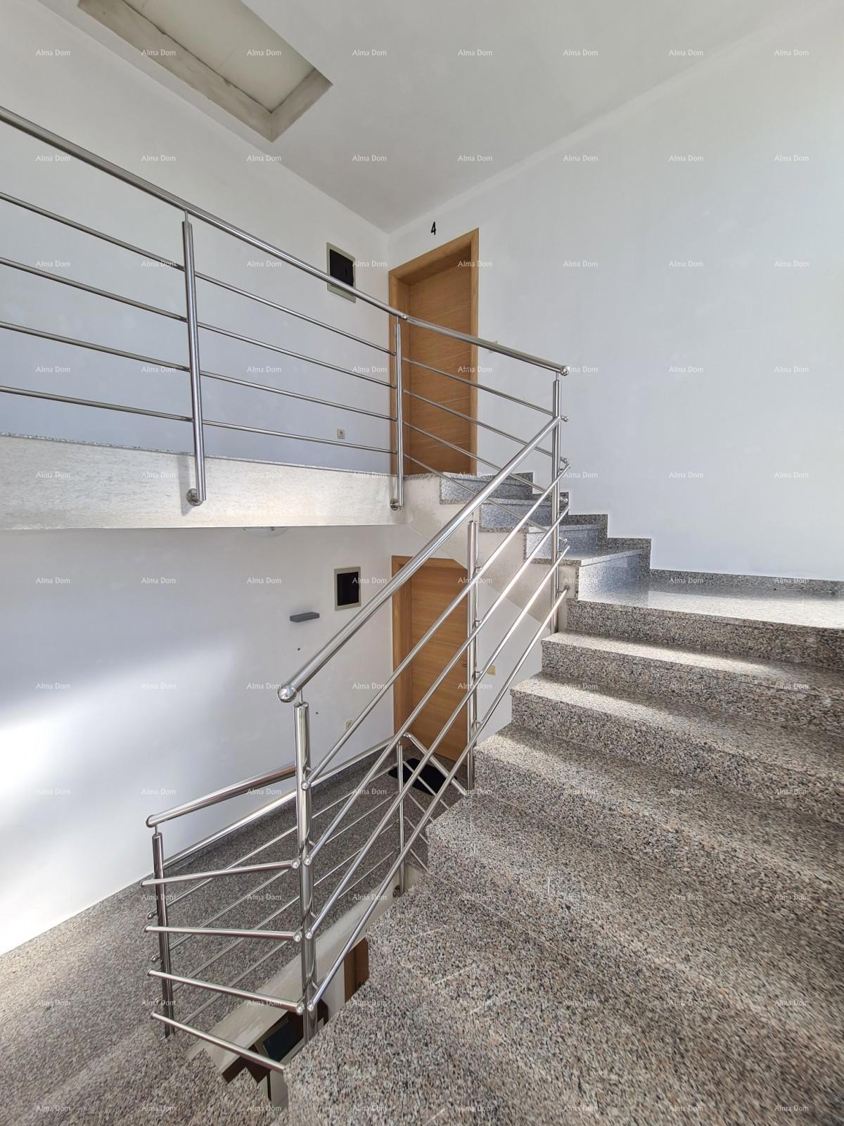 Medulin! Hiša s 6 ločenimi stanovanjskimi enotami!