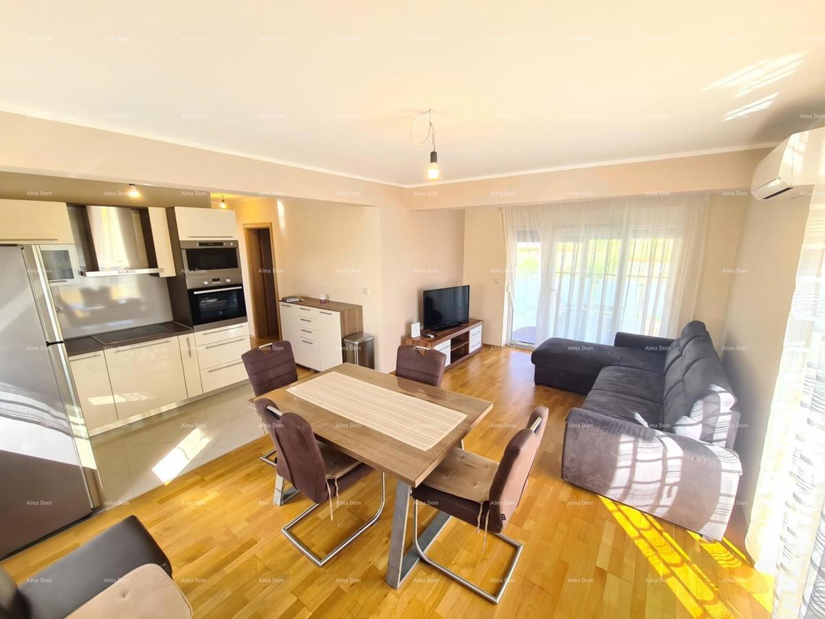 Medulin! Hiša s 6 ločenimi stanovanjskimi enotami!