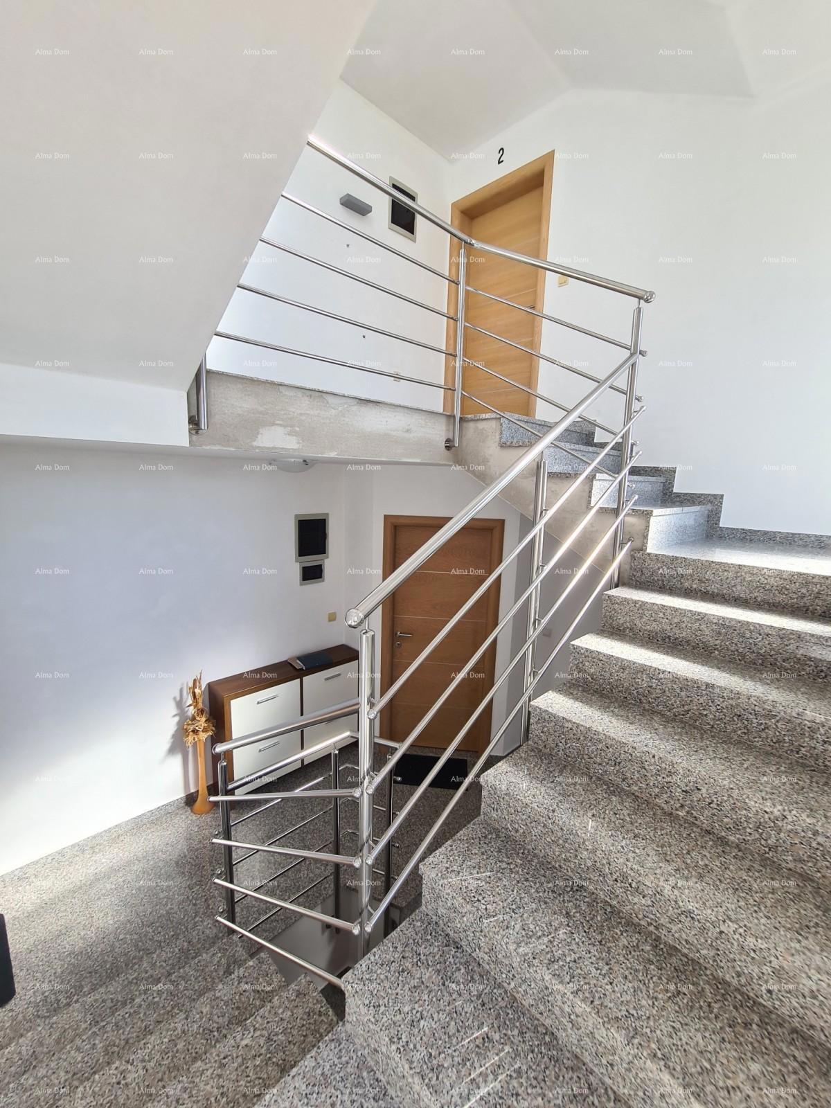 Medulin! Hiša s 6 ločenimi stanovanjskimi enotami!