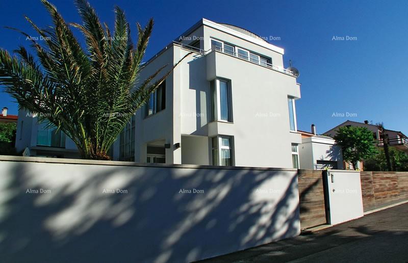 Na prodaju – Luksuzna vila 60 m od morja, Peščena uvala