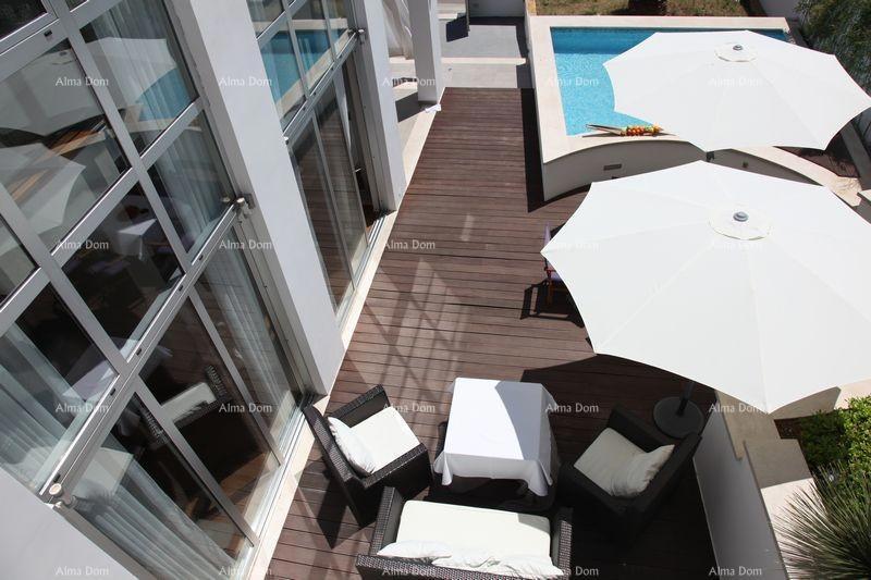 Na prodaju – Luksuzna vila 60 m od morja, Peščena uvala