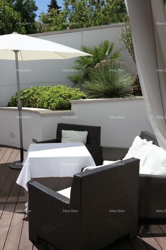 Na prodaju – Luksuzna vila 60 m od morja, Peščena uvala