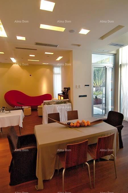 Na prodaju – Luksuzna vila 60 m od morja, Peščena uvala