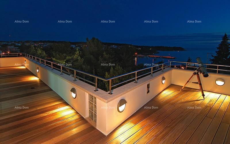 Na prodaju – Luksuzna vila 60 m od morja, Peščena uvala