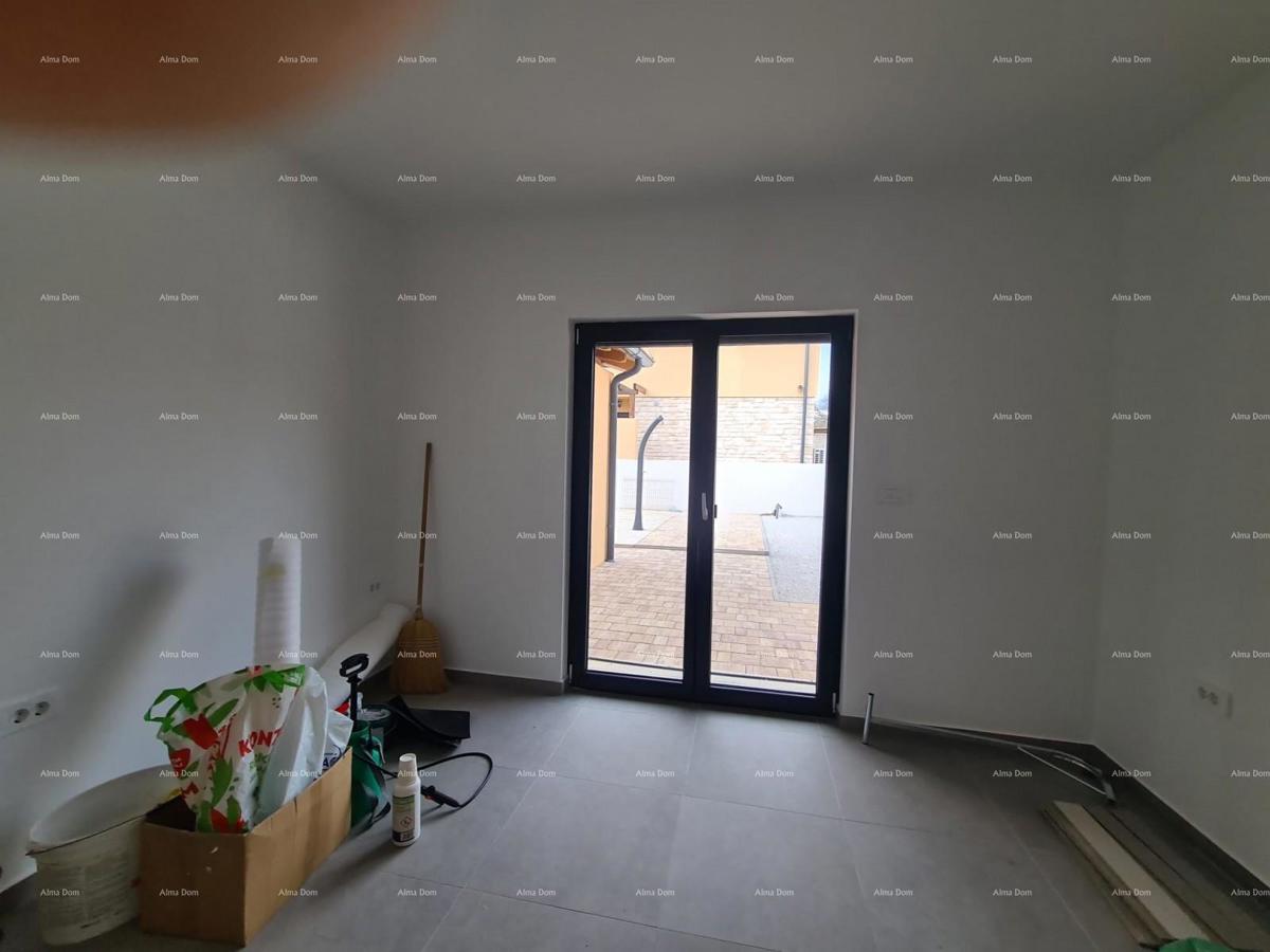 Hiša z bazenom za prodajo - Svetvinčenat