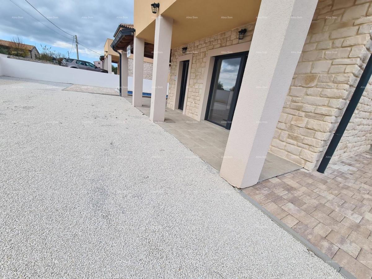 Hiša z bazenom za prodajo - Svetvinčenat