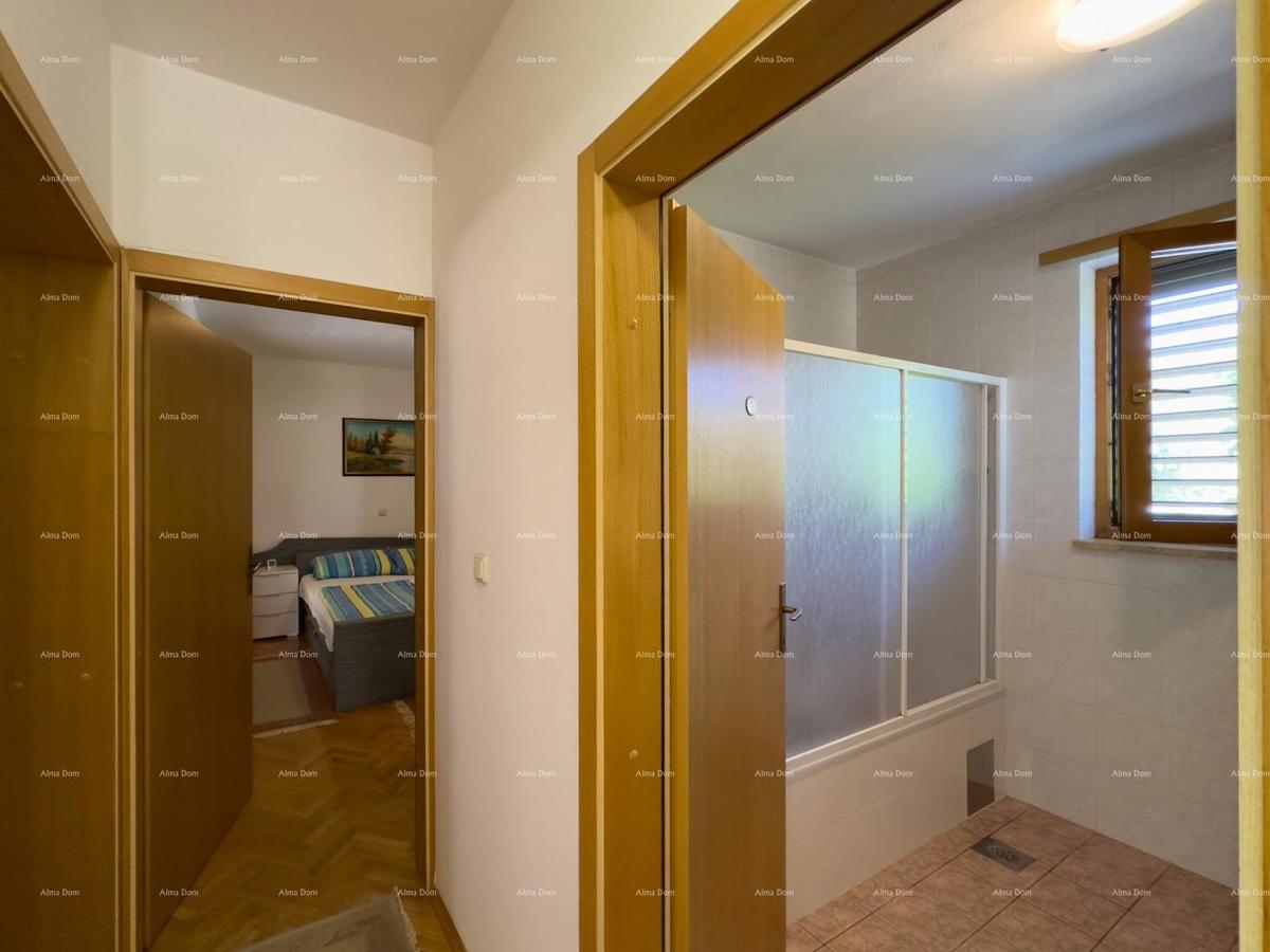 Prodajemo apartmajsko hišo na mirni lokaciji v Medulinu!