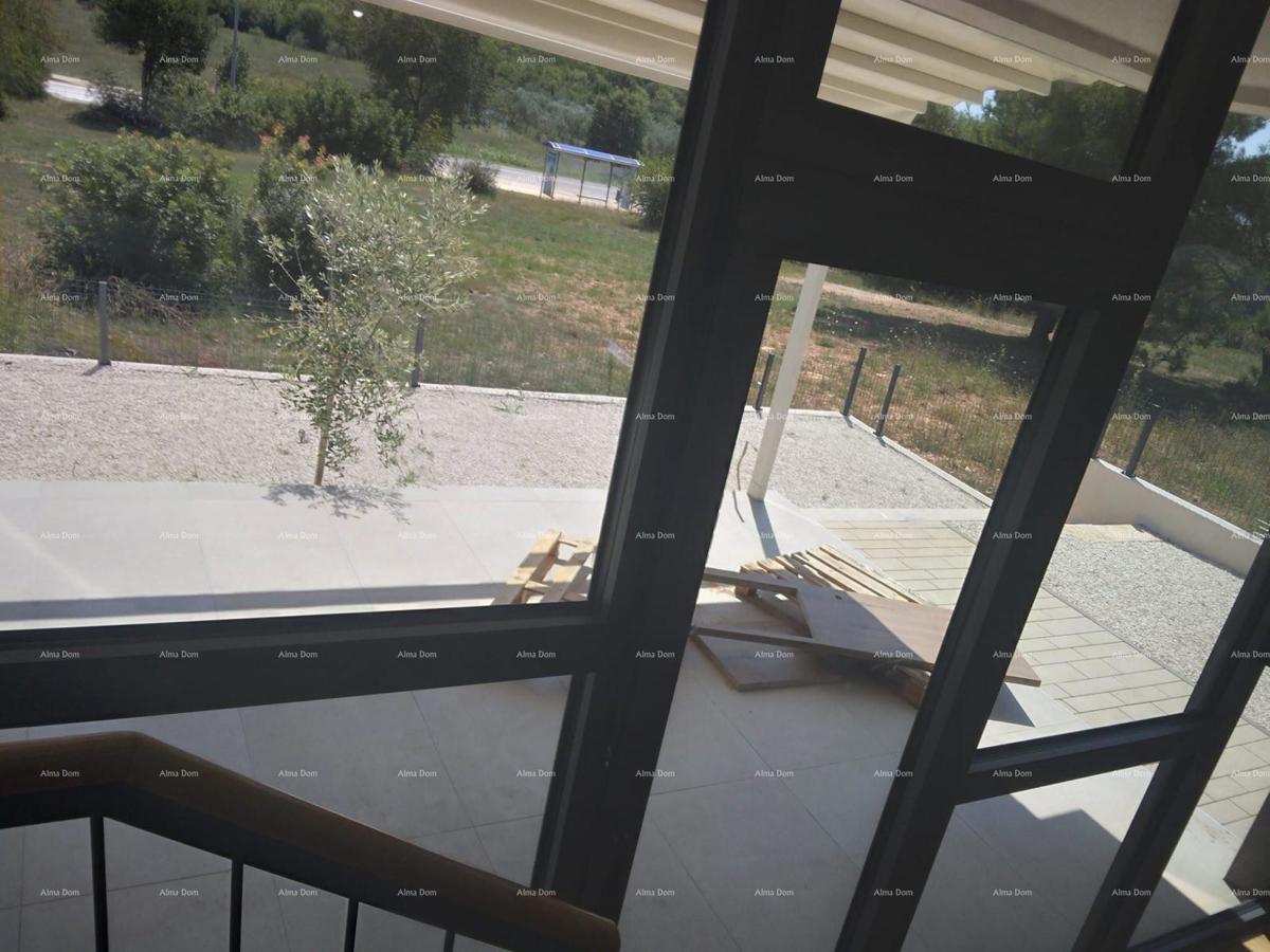 Novi, moderni stanovanjski kompleks, Rovinj! Dvonadstropno stanovanje s parkirnim in garažnim mestom!