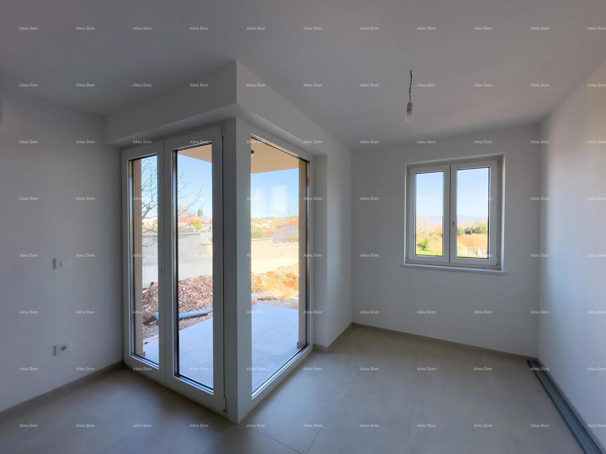 Prodajamo stanovanje z velikim vrtom v Barbanu.