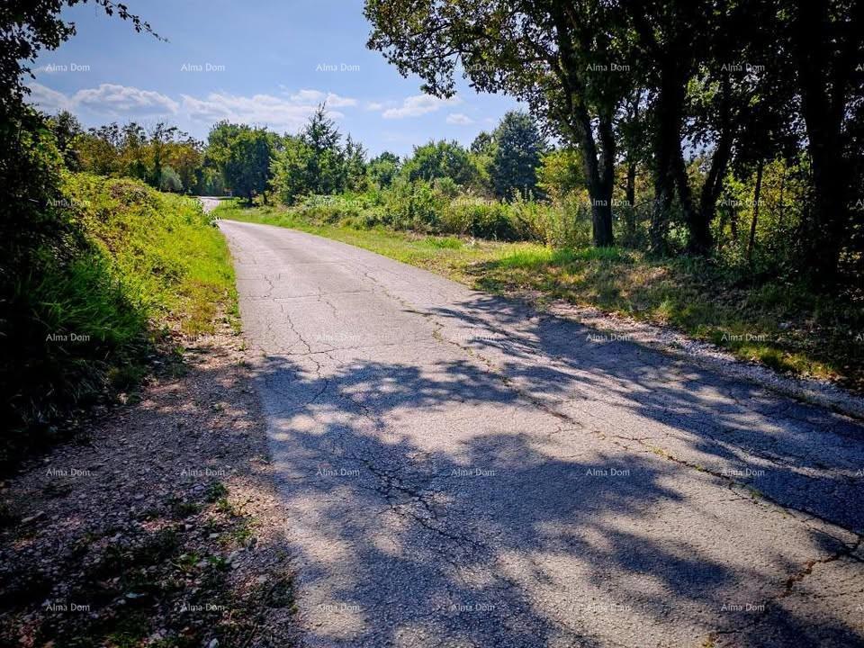 Istra, Kršan, prodajamo dve gradbeni parceli z dovoljenji.