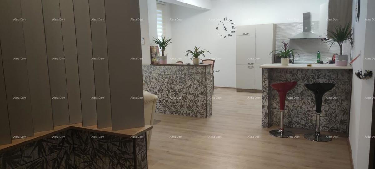 Stanovanje v Puli! Z dvema spalnicama! Gregovica. V bližini nove bolnišnice.