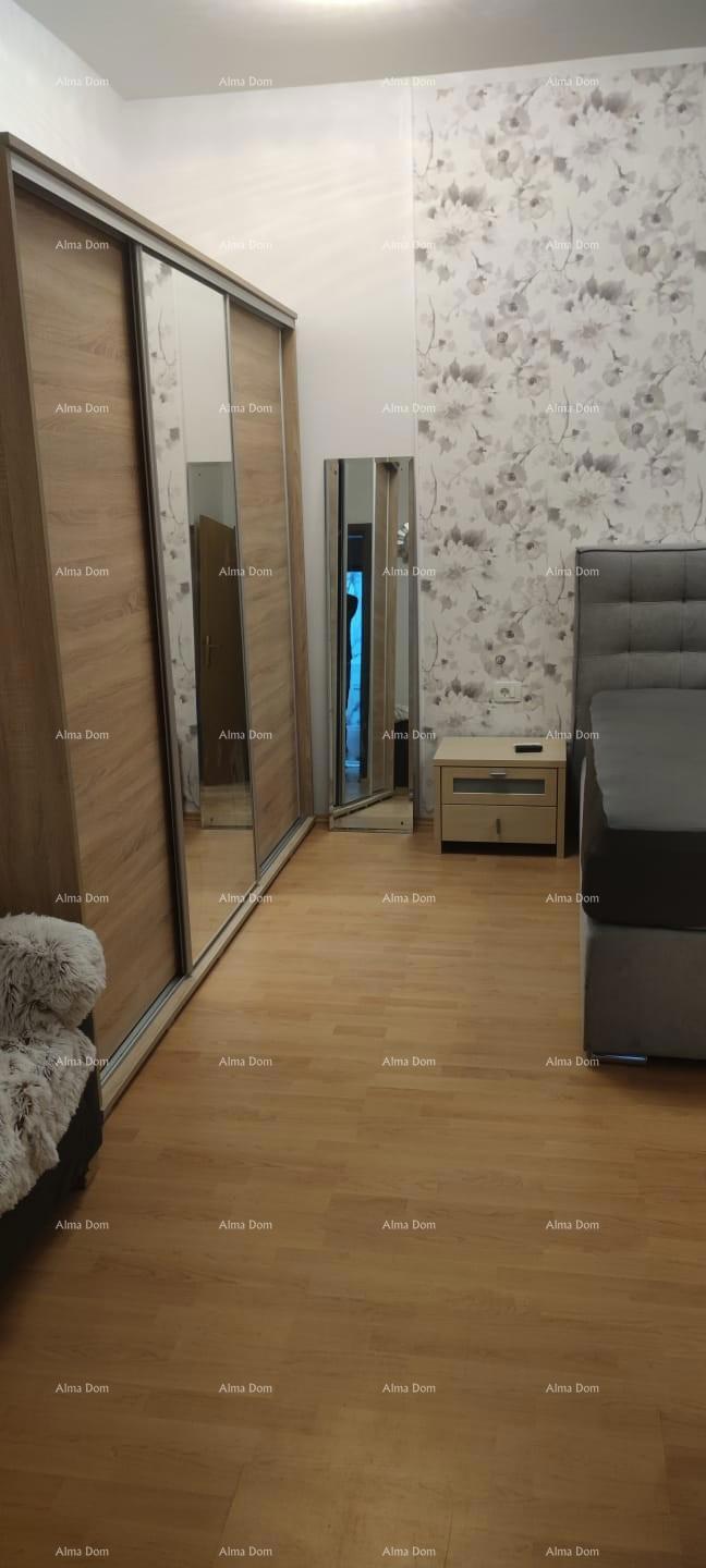 Stanovanje v Puli! Z dvema spalnicama! Gregovica. V bližini nove bolnišnice.