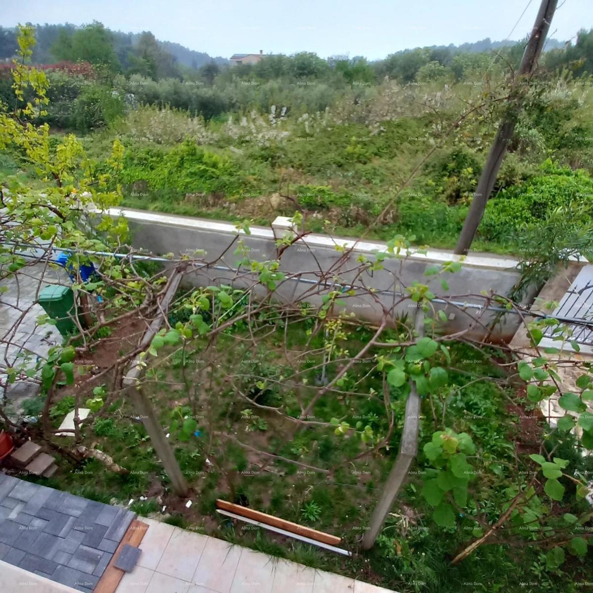 NA PRODAJU – Hiša z dvema ločenima stanoma, Premantura