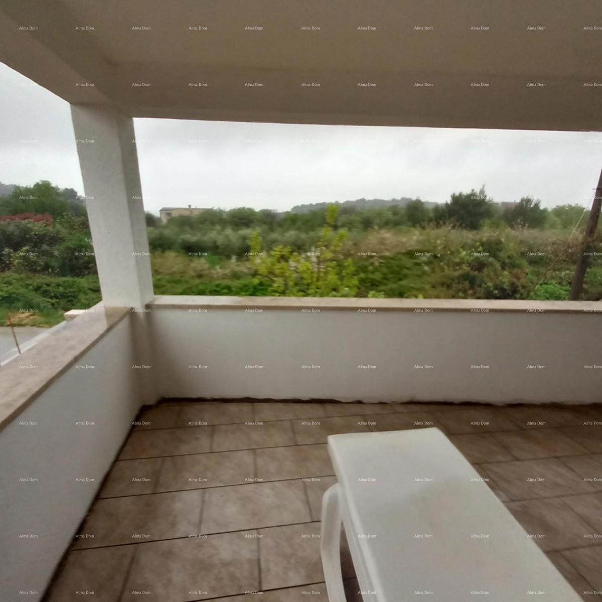 NA PRODAJU – Hiša z dvema ločenima stanoma, Premantura