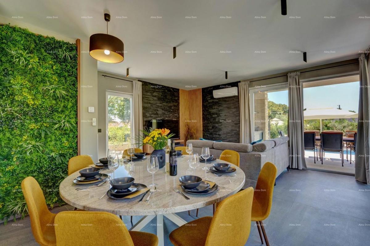 Moderna vila z bazenom in savno, Marčana!