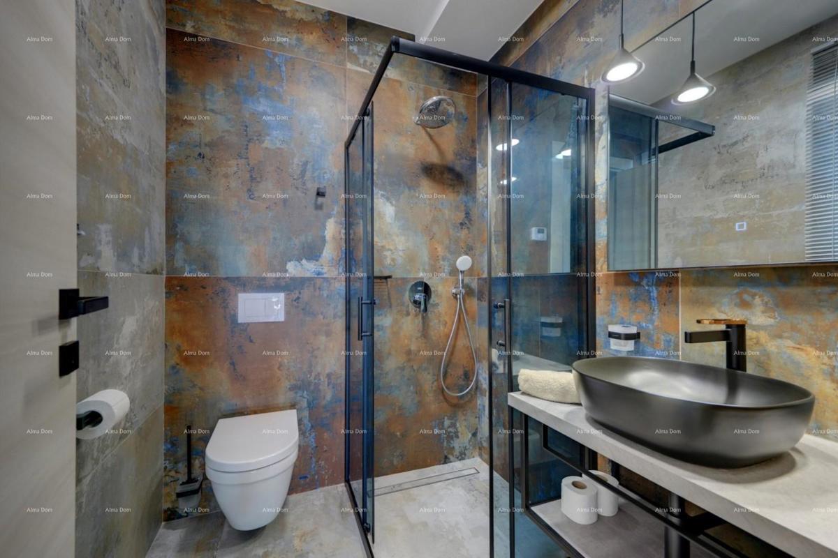 Moderna vila z bazenom in savno, Marčana!