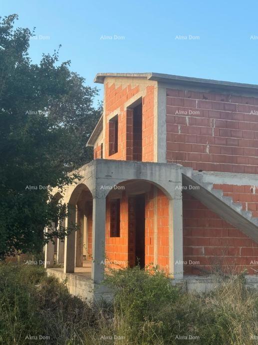 Prodaja kuće z apartmaji v ROH-BAU fazi – Medulin